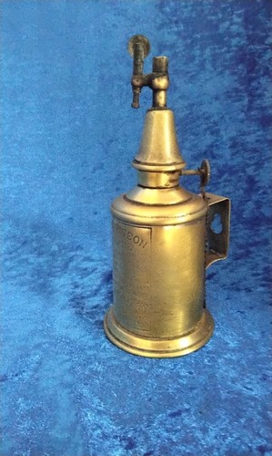 Rara vecchia lampada - , a