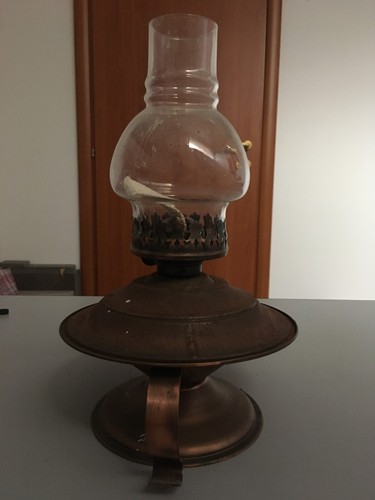 Vecchio lume olio petrolio - vecchio,