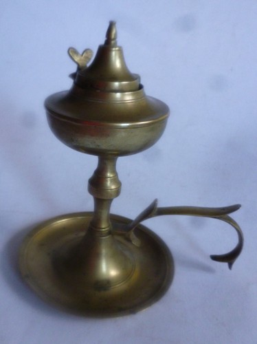 Vecchia lampada petrolio o - a,