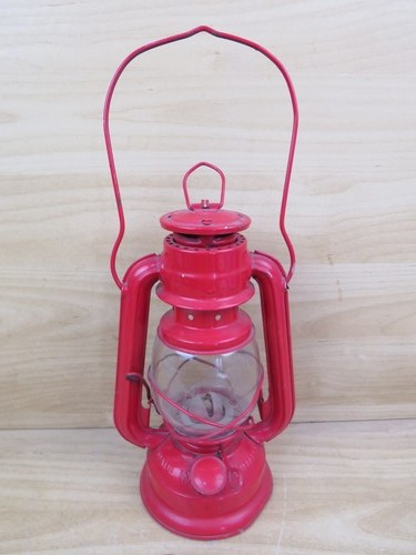 Vecchia lampada lanterna - lampada, a