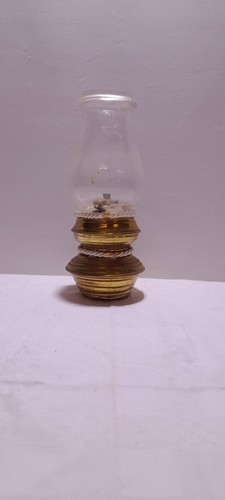 Vecchia lampada lume olio - a,
