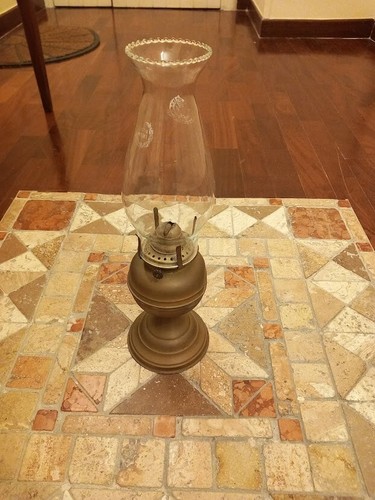 Vecchia lampada lume - vecchia, olio